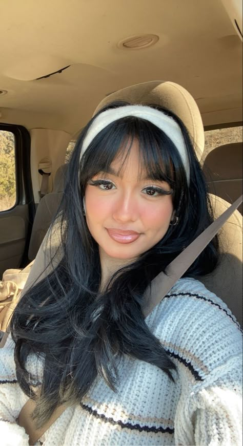 Hairstyle For Wispy Bangs, Cute Haircut Bangs, Party Hair With Bangs, Bangs With A Headband, Classy Hairstyles With Bangs, Baddie Hair With Bangs, Professional Hairstyles With Bangs, Cute Latina Hairstyles With Bangs, Hairstyle Inspo With Bangs