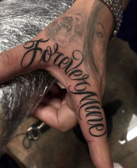 Cholo Tattoo, Cool Finger Tattoos, Austin Tattoo, Side Hand Tattoos, Cute Tattoos On Wrist, Tattooed Woman, Cursive Tattoos, Meaningful Tattoo Quotes, Knuckle Tattoos