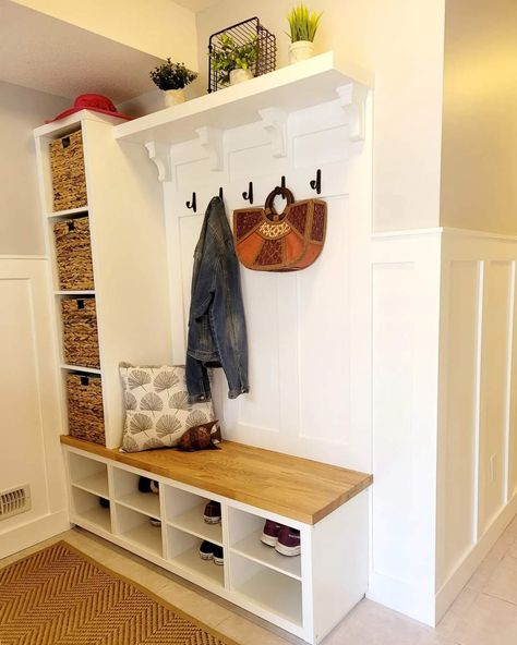 Mudroom Wall Ideas, Ikea Hall, Interior Design Under Stairs, Ikea Mud Room, Ikea Bench, Hallway Organization, Mudroom Remodel, Google Keep, Hallway Inspiration