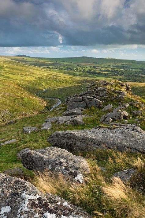 Dartmoor Devon, Dartmoor National Park, Into The West, Devon England, British Countryside, Country Landscaping, England And Scotland, English Countryside, Beautiful Landscapes