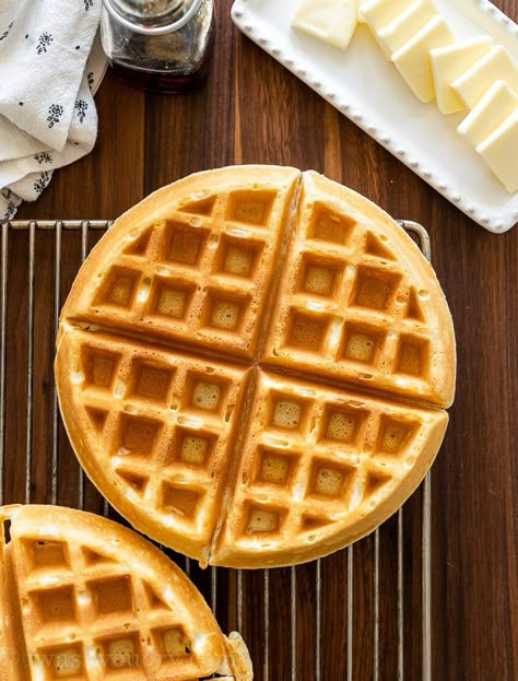 Waffle Recipe Without Baking Powder, Classic Waffles, Waffle House Menu, Classic Waffle Recipe, Breakfast Waffle Recipes, Best Waffle Recipe, Baking Rack, Waffle Maker Recipes, Crispy Waffle