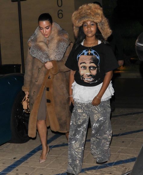 Kim Kardashian And North West, North West Outfits, North West Style, Kim Kardashian And North, Icy Girl, Kim Kardashian Outfits, Kim K Style, Kardashian Outfit, Eldest Daughter