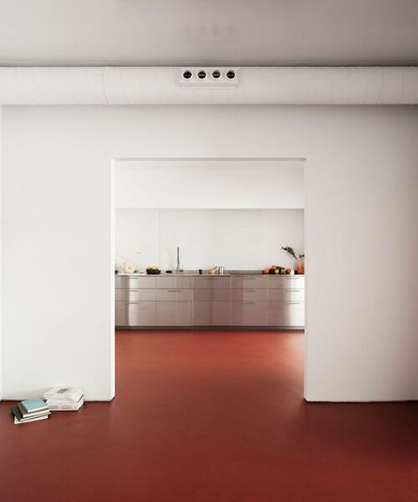 mirrored surfaces expand HANGHAR's 1970s apartment renovation in madrid 1970s Apartment, Red Floor, Mirrored Wall, Apartment Renovation, 아파트 인테리어, Minimal Home, Architect House, Linoleum, Contemporary Architecture