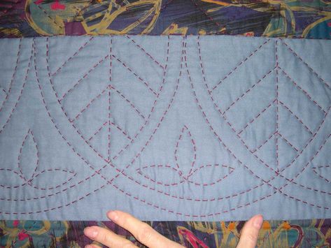 big stitch quilting Easy Hand Quilting, Big Stitch Quilting, Hand Quilting Designs, Hand Quilting Patterns, Quilt Big, Start Quilting, Machine Quilting Designs, Scrap Ideas, Quilting Templates