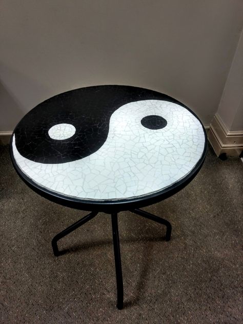 Yin Yang Table, Top Paintings, Mosaic Table Top, House Vibes, Glass Table Top, Glass Creations, Funky Decor, Table Art, Mosaic Table