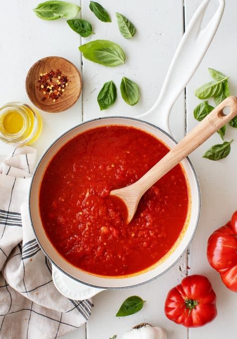 Homemade Pasta Sauce Recipe, Easy Marinara Sauce, Marinara Recipe, Zucchini Chips Baked, Creamy Pasta Sauce, Marinara Sauce Recipe, Pastas Recipes, Pasta Sauce Homemade, Homemade Spaghetti Sauce