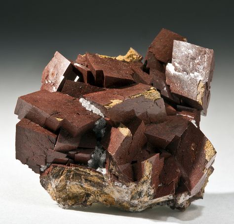 Dolomita / Vekel Mina, Pinal County Arizona Dolomite from the Vekel Mine Minerals Crystals Rocks, Pretty Rocks, Rare Crystal, Mineral Collection, Mineral Stone, Minerals And Gemstones, Rocks And Gems, Natural Minerals, Gems And Minerals