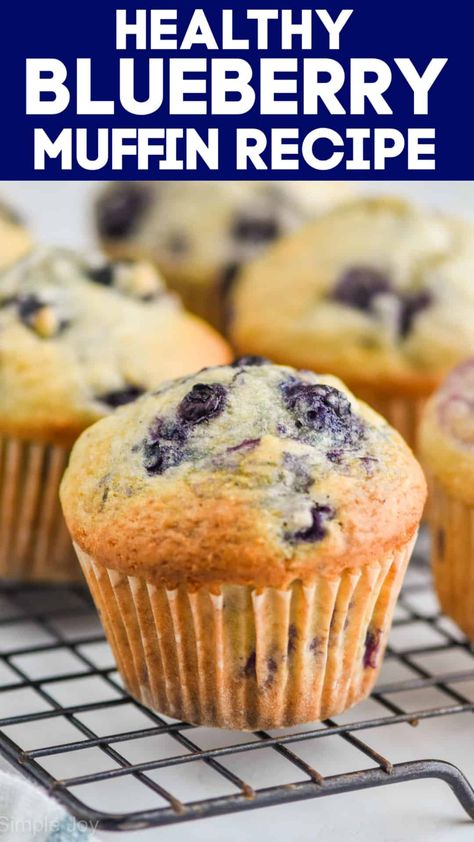 You can feel great about giving your family these Healthy Blueberry Muffins. Lower in fat and sugar, but still full of great taste, these are the perfect snack! Chocolate Blueberry Muffins, Muffin Recipe Healthy, Triple Berry Cheesecake, Blueberry Muffin Recipe Healthy, Sour Cream Blueberry Muffins, Buttermilk Muffins, Homemade Blueberry Muffins, Blueberry Muffin Recipe, Banana Blueberry Muffins