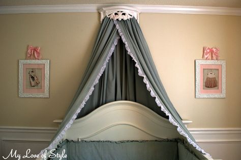 How A Sheet Becomes A Draped Crib Canopy (Worthy Of The Royal Family) Diy Bed Crown, Crown Canopy, Bed Crown Canopy, Canopy Bed Diy, Bed Crown, Murphy Bed Ikea, Murphy Bed Plans, Crib Canopy, Diy Canopy