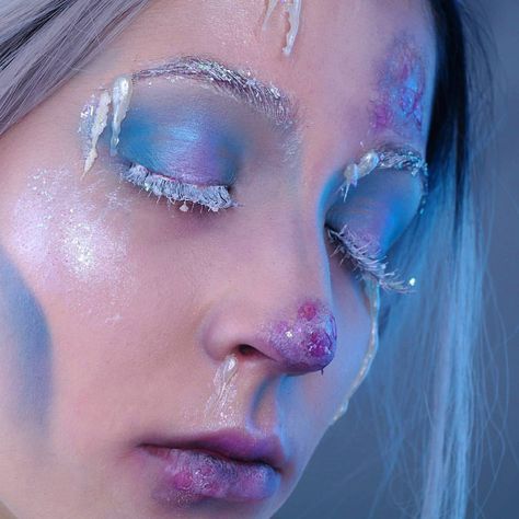 Frozen Face Makeup, Frozen Zombie Makeup, Frostbite Makeup Halloween, Frostbite Makeup Special Effects, Frozen Halloween Makeup, Elsa Halloween Makeup, Frostbite Aesthetic, Winter Makeup Looks Ice Queen, Frozen Makeup Look