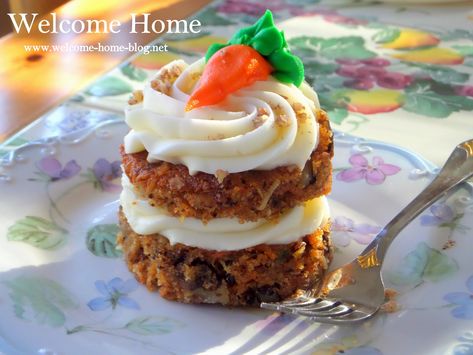 Carrot Cake Easter, Mini Carrot Cakes, Carrot Cake Decoration, Cake For Easter, Cake Sheet, Mini Carrot Cake, Cake Easter, Carrot Cakes, Mini Carrots