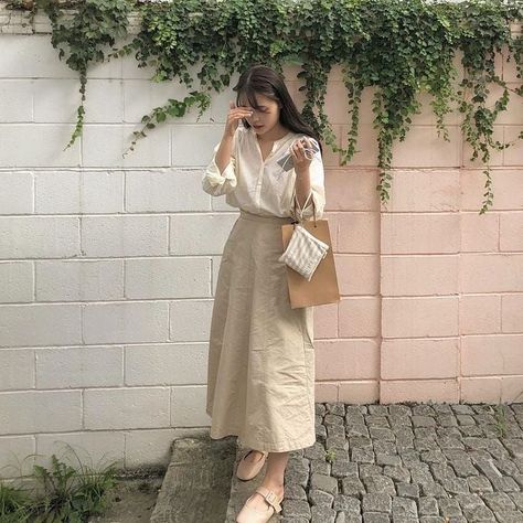 Mode Ulzzang, Work Fits, Beige Outfit, Fashion Goals, Mode Casual, Korean Girl Fashion, Church Outfits, 2024 Fashion, Korean Street Fashion