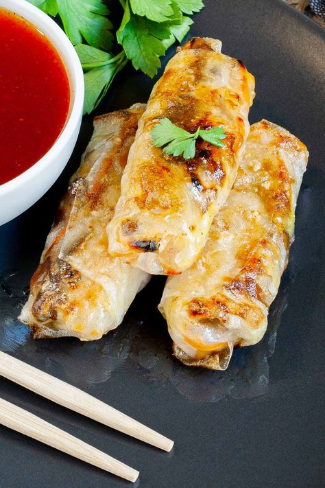 Spring Rolls Recipe Rice Paper, Rice Paper Egg Rolls, Rice Paper Rolls Fillings, Rice Paper Egg, Rice Paper Rolls Recipes, Rice Paper Spring Rolls, Vegan Egg Rolls, Crunchy Rice, Rice Wrappers