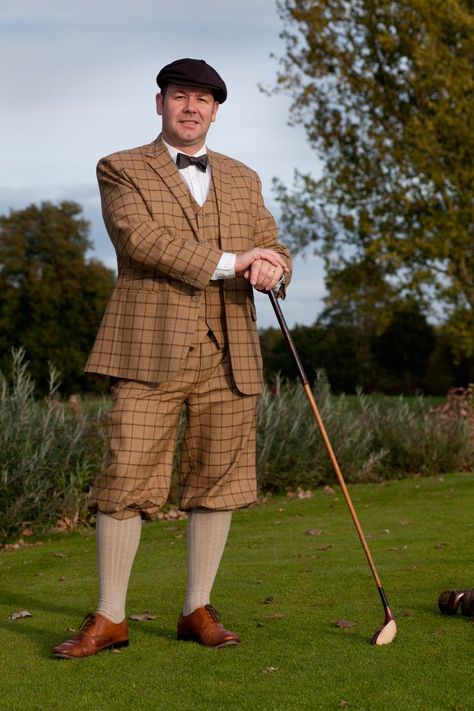 1920s Suits, Hickory Golf, Man Socks, Plus Fours, 30s Fashion, Army Fashion, Antique Clothing, Classic Dress, Classic Man