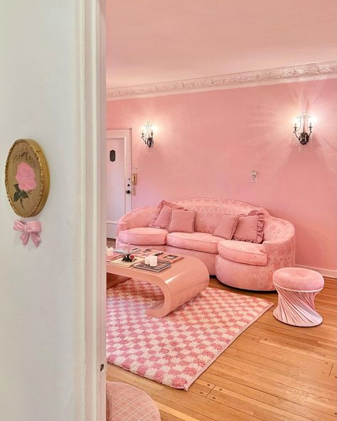 Mini Couch, Pink Couch, Girly Decor, Shabby Chic Room, Pink Living Room, Glam Room, Drink Tea, Cute Room Ideas, Cute House