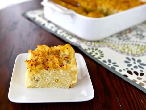 Sweet Lokshen Kugel - Learn to make traditional Yiddish dairy noodle pudding with cottage cheese, sour cream, cream cheese, sugar, and cinnamon. | ToriAvey.com #kugel #Shavuot #eggnoodles #casserole #TorisKitchen Sweet Kugel Recipes, Pudding With Cottage Cheese, Savory Kugel, Nopalitos Recipe, Parpadelle Recipes, Sweet Noodle Kugel, Kugel Recipes, Cottage Cheese Sour Cream, Noodle Pudding