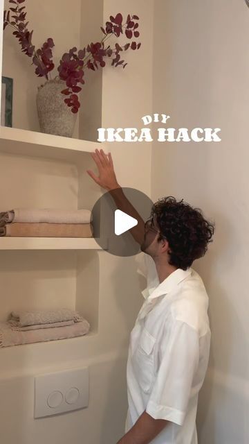 Cheap Hacks Home Decor, Ikea Shelf Decor Ideas, Lack Ikea Shelf, Lack Shelf Ideas, Enhet Ikea Hack, Ikea Hacks Bedroom Storage, Ikea Bathroom Hack, Ikea Lack Shelf Ideas, Ikea Shelf Decor