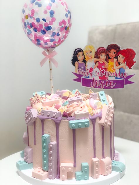 Lego Princess Cake, Lego Themed Birthday Party Girl, Princess Lego Birthday Party, Lego Friends Birthday Party Cake, Lego Cake For Girls Cute Ideas, Lego Birthday Party Girl, Lego Birthday Cake Girl, Lego Friends Birthday Cake, Girl Lego Birthday Party