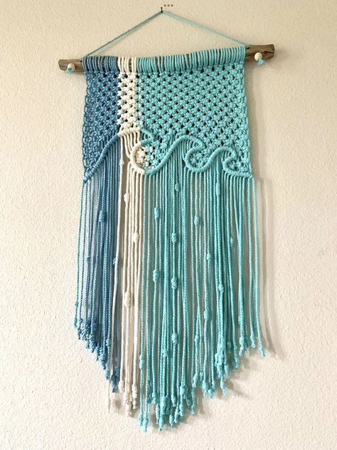 Sea Themed Macrame, Ocean Themed Macrame, Macrame Wall Hangings Tutorial, Macrame Wave Pattern, Summer Macrame Ideas, Macrema Diy Beginner, Macrame Patterns Beginner Step By Step, Macrame Drawing, Useful Macrame