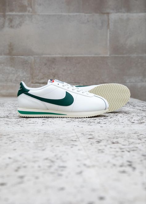 Nike Cortez Outfit Woman, Cortez Nike Outfit, Sporty Green Low-top Nike Air Force 1, Green Low-top Nike Air Max For Streetwear, Nike Cortez Outfit, Lacoste Shoes, Outer Design, Classic Cortez, Nike Classic Cortez