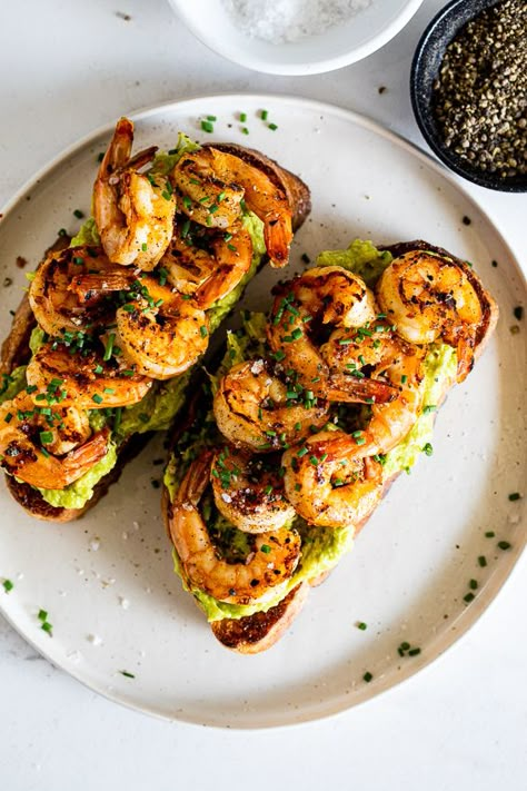 Shrimp Avocado Toast, Seafood Breakfast Recipes, Bruschetta Shrimp, Shrimp Breakfast, Shrimp Avocado Recipes, Shrimp Bruschetta, Avocado Bruschetta, Shrimp Appetizer Recipes, Cooking Avocado