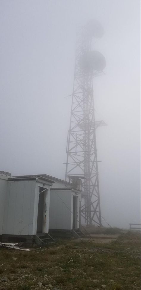 Abandoned Radio Station, Radio Tower Aesthetic, Radio Station Aesthetic, Radio Aesthetic, Communication Tower, Radio Tower, Abandoned Photography, Oxenfree, Electromagnetic Waves