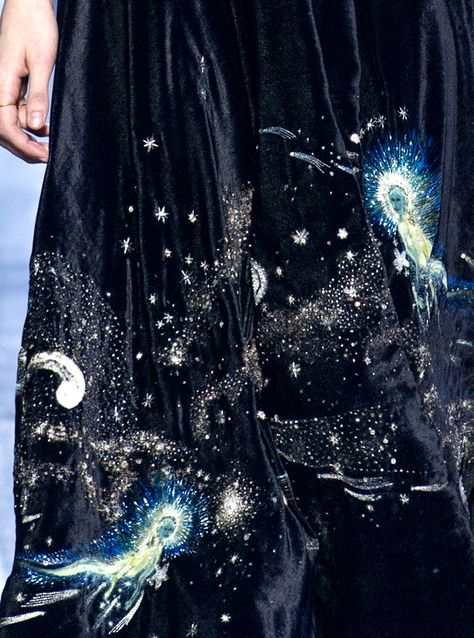 Dior Constellation, Space Aesthetic Outfit, Dior Details, Ravenclaw Aesthetic, Clothing Trends, Zac Posen, Soft Grunge, Fall 2017, Fashion Details