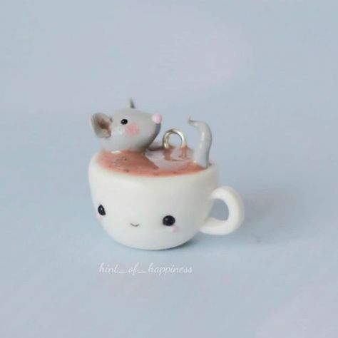 Reposts! on Instagram: “Creator: @hintofhappiness2019  This is so unique! Haven’t seen anything like it yet!💕☕️ . QOTD: Do you like coffee? . . . #polymerclay…” Chocolate Bath, Kawaii Mouse, Instagram Creator, Shrink Art, Polymer Clay Christmas, Chocolate Caliente, Kawaii Plushies, Clay Figures, Polymer Clay Charms