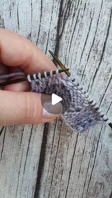 Sweater Knitting Tutorial, Sweater Knitting Designs, Ravelry Knitting, Knitting Stitches Tutorial, Knitting Basics, Baby Sweater Knitting Pattern, Beginner Knitting Patterns, Knitting Paterns, Knitting Machine Projects