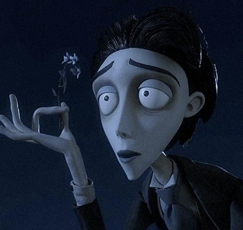 Victor Gif Corpse Bride, Corpse Bride Gif Icons, Victor Icons Corpse Bride, Corpse Bride Pfp Victor, Victor Corpse Bride Icon, Victor The Corpse Bride, Victor Van Dort Icon, Victor Corpse Bride Pfp, Spooky Homescreen