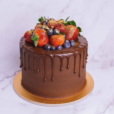 Chocolate Cake With Berries, Chocolate Berry Cake, Blueberries And Raspberries, Michael Gabriel, 14th Birthday Cakes, Chocolate Truffle Cake, Chocolate Cake Designs, Chocolate Strawberry Cake, Chocolate Drip Cake