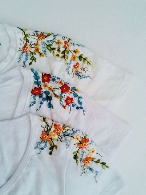 Embroidery Tshirt, Shirt Embroidery, Embroidered Clothes, Hand Embroidery Patterns, Embroidery Inspiration, Embroidered Tshirt, Embroidery Details, Embroidered Shirt, Embroidery Art