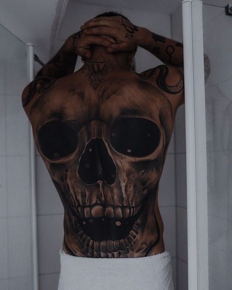 Spooky Tattoo Ideas, Back Piece Tattoo Men, Mens Face Tattoos, Willi Whey, Tattoo Homme, Full Chest Tattoos, Skull Sleeve Tattoos, Skull Sleeve, Back Piece Tattoo