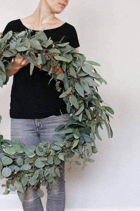 Fireplace Wreath, Gorgeous Plants, Mason Jar Herb Garden, Hoop Crafts, Wreath Inspiration, Fresh Eucalyptus, Dried Eucalyptus, Bad Energy, Foliage Wreath