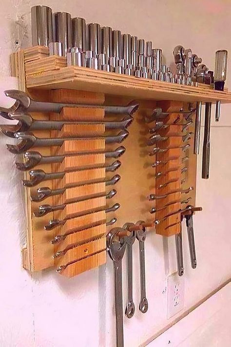 Tool Storage Ideas, Landscaping Florida, Japanese Woodworking, Tool Storage Diy, Tool Rack, Diy Garage Storage, Tables Diy, Diy Cardboard Furniture, Woodworking Carpentry