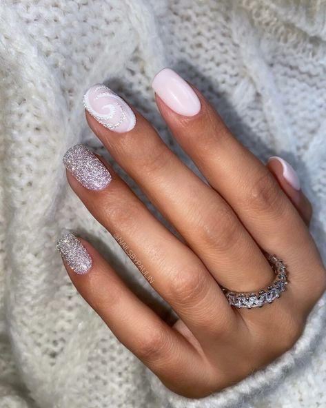 Winter Ombre Nails, Fake Nails White, Holiday Acrylic Nails, Silver Nail Designs, New Years Nail Designs, Ballet Nails, Girly Acrylic, Milky Nails, October Nails