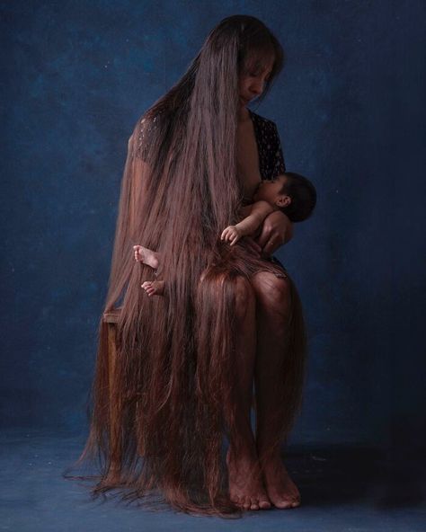 Argentina, Women With Long Hair, Unique Portraits, The Beauty Of Women, Nature And Animals, Extremely Long Hair, Elements Of Nature, Female Photographers, Long Hair Women