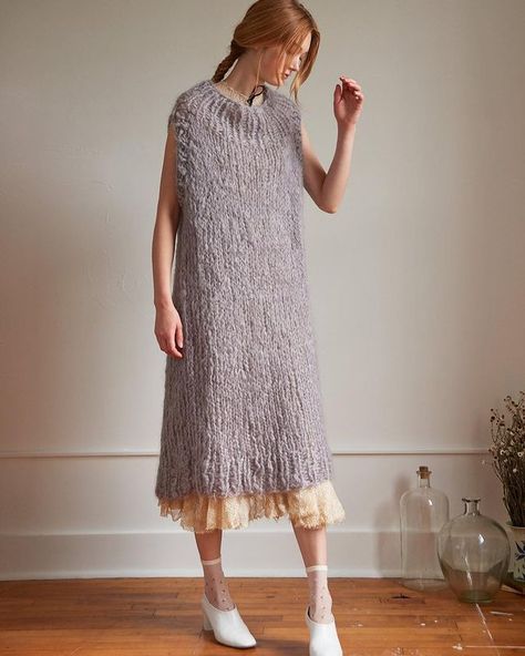 LOOPY MANGO® 루피망고 (@loopymango) • Instagram-billeder og -videoer Sleeveless Dress Pattern, Cozy Dress Outfit, Mohair Dress, Loopy Mango, Hand Knitted Dress, Long Dress Patterns, Modern Knitting, Knitting Needles Sizes, Circular Knitting Needles