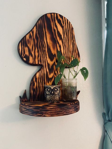 Wood Mushrooms Diy, Rustic Wood Art, Mushroom Wood Art, Mushroom Shelf Diy, Beachy Boho Living Room, Plant Stands Diy, Plant Stand Wall, Small Wood Crafts, Mushroom Shelf