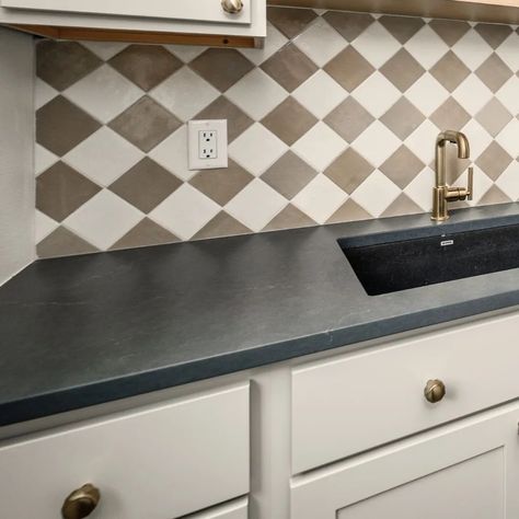 ✨ Agreeable Grey cabinets, breezy shelves, and a checkered backsplash make this space feel fresh and functional. 🧺 #laundryroomgoals #LaundryRoomDesign #interiordesign #TileStyle #checkered Black And White Checkered Backsplash, Agreeable Grey Cabinets, Checkered Backsplash, Agreeable Grey, Agreeable Gray, Grey Cabinets, Laundry Room Design, Style Tile, Laundry Room