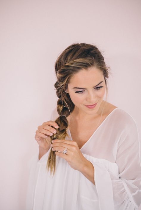 Side Braid Tutorial, Side Braid Hairstyles, Peinados Fáciles Para Cabello Corto, Braid Tutorial, Work Hairstyles, Easy Braids, Side Braid, Trending Hairstyles, Box Braids Hairstyles