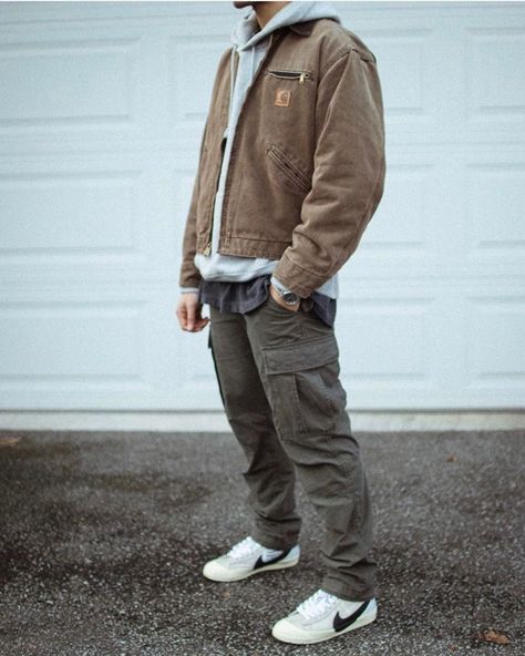 Vintage outfit | Carhartt Outfit | Workwear | cargo pants | outfit inspiration Outfits Quotes, Stylish Men Casual, Street Fashion Men Streetwear, Street Style Outfits Men, Fall Outfits Men, High Street Fashion, Mens Casual Dress Outfits, Guys Clothing Styles, Mens Outfit Inspiration