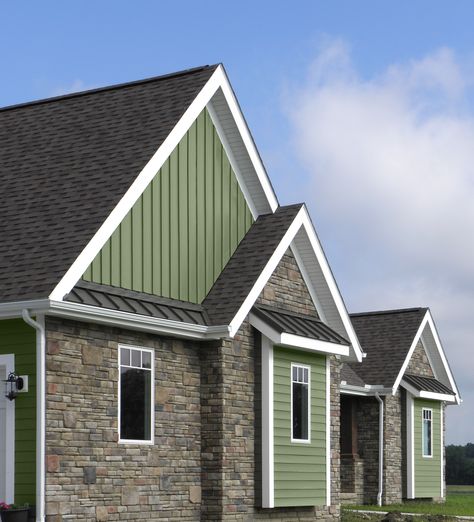 Home exterior with ProVia Cedar Peaks vertical vinyl siding Provia Siding, Green Vinyl Siding, Vertical Vinyl Siding, Vinyl Siding House, Siding Choices, Vinyl Siding Colors, Green Siding, Siding Ideas, Siding Options