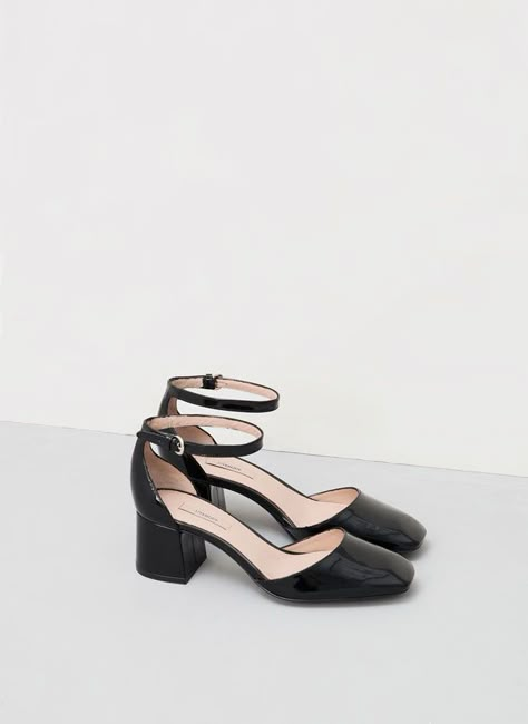 Ankle Strap Heels Outfit, Medium Heel Shoes, Soft Accessories, Manga Clothes, Massimo Dutti Women, Trendy Heels, Fantastic Shoes, Mid Heel Shoes, Ankle Strap Shoes