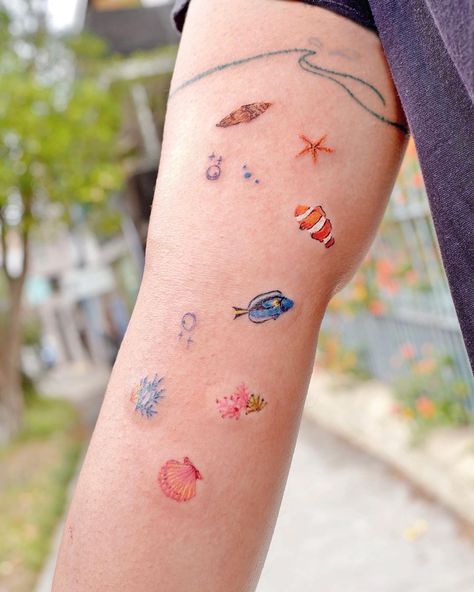 Fish Tattoos For Women, Ovenlee Tattoo, Small Fish Tattoos, Pastel Tattoo, Single Needle Tattoo, Wicked Tattoos, Best Tattoos For Women, Red Ink Tattoos, Cute Little Tattoos