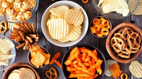 5 Top Foods That Cause Inflammation Picture Of An Apple, Cheese And Onion Crisps, Black Tahini, Healthy Store Bought Snacks, Potassium Recipes, Low Potassium Recipes, Low Potassium Diet, Snack Sani, Mindless Eating