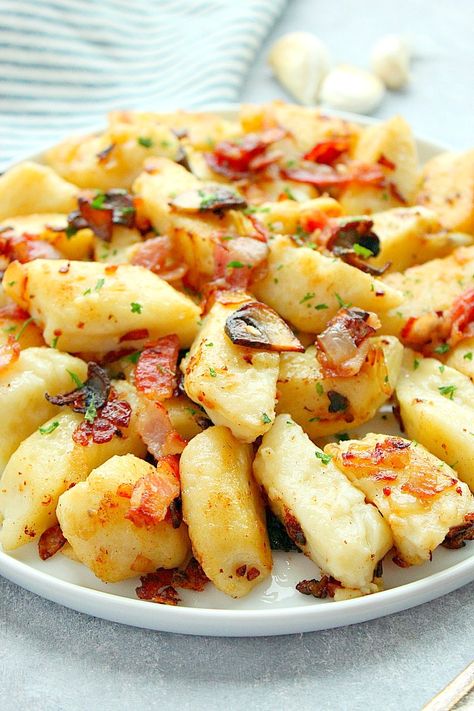 Polish Kluski Recipes, Kopytka Recipe, Polish Potatoes, Perogies Dough, Kugelis Recipe, Easy Polish Recipes, Polish Potato Dumplings, Potato Dumplings Recipe, Potato Dumpling Recipe