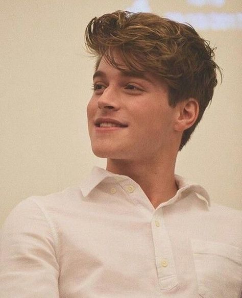 Hairstyles For Teen Boys, Froy Gutierrez, Best Poses For Men, Photo Pose For Man, Teen Hairstyles, Boys Haircuts, Teen Boy, Boy Hairstyles