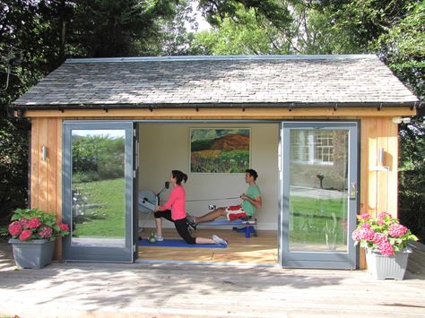 Backyard Dance Studio, Summer House Gym, Garden Gym Room, Garden Gym Ideas, Patio Gym, Yard Activities, Event Building, Gym Shed, Sauna Ideas