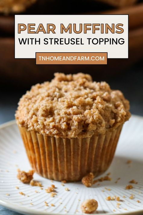 Pear Muffins with Streusel Topping Pear Muffins Recipes, Muffins With Streusel Topping, Pear Muffins, Pear Dessert, Muffin Streusel, Filled Muffins, Pear Recipes, Streusel Topping, Recipes To Make